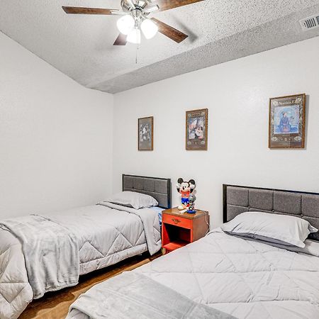 Spacious San Antonio Home Google Fiber, Game Room Экстерьер фото